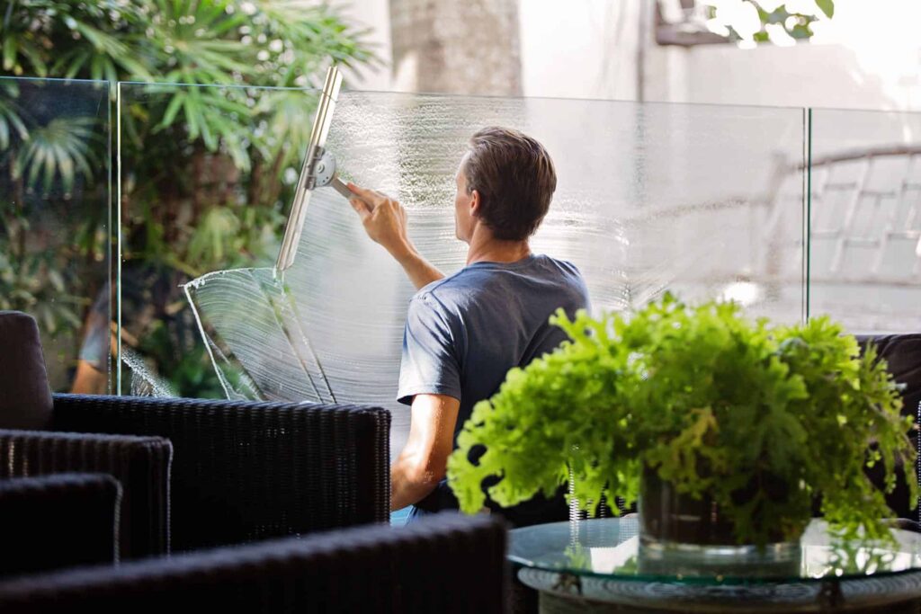 Power washing and window cleaning pexels nathan cowley 713297